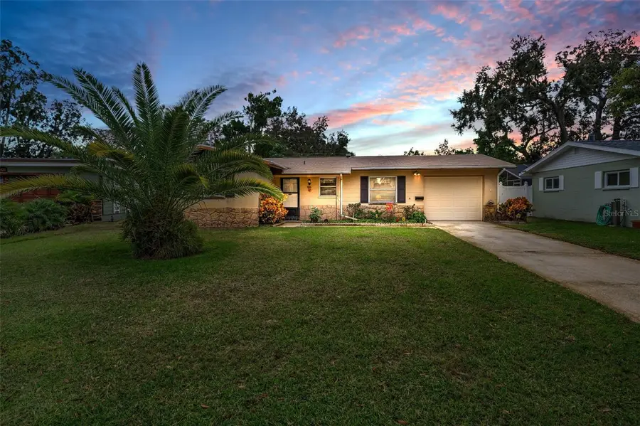 13434 Ridgeland Drive, Seminole, FL 33776 - Image #2