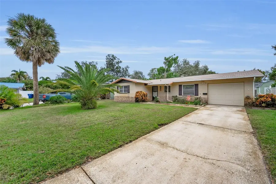 13434 Ridgeland Drive, Seminole, FL 33776 - Image #3