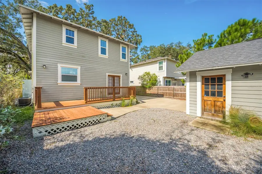 319 W Giddens Avenue, Tampa, FL 33603 - Image #3