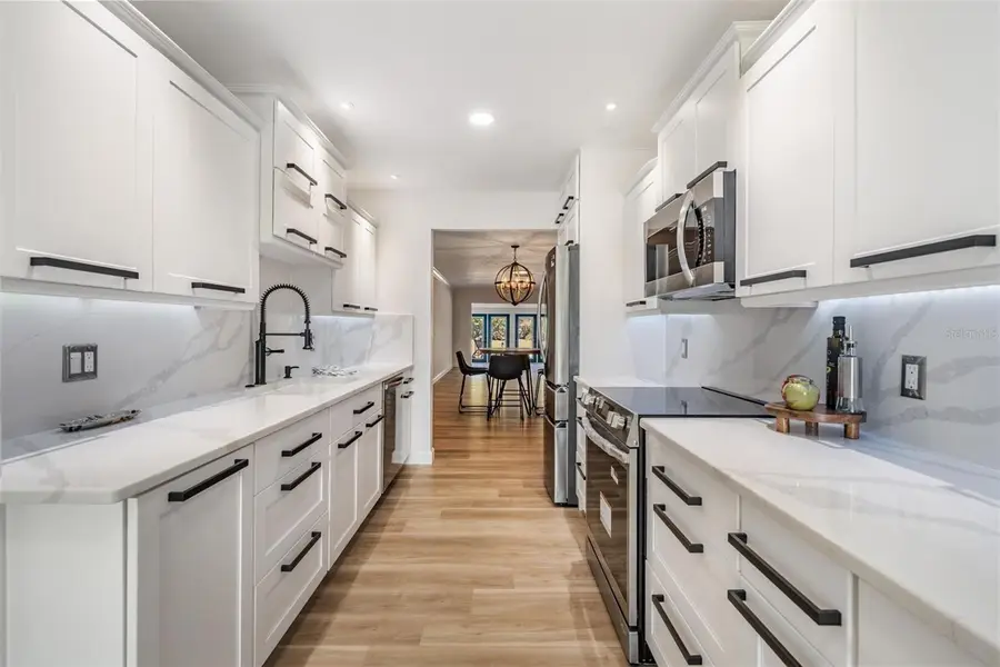 127 Boca Ciega Point Boulevard N, Saint Petersburg, FL 33708 - Image #2