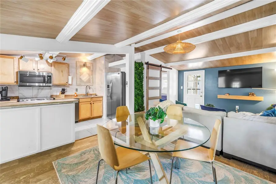 844 Brookwood Drive S, Saint Petersburg, FL 33707 - Image #2