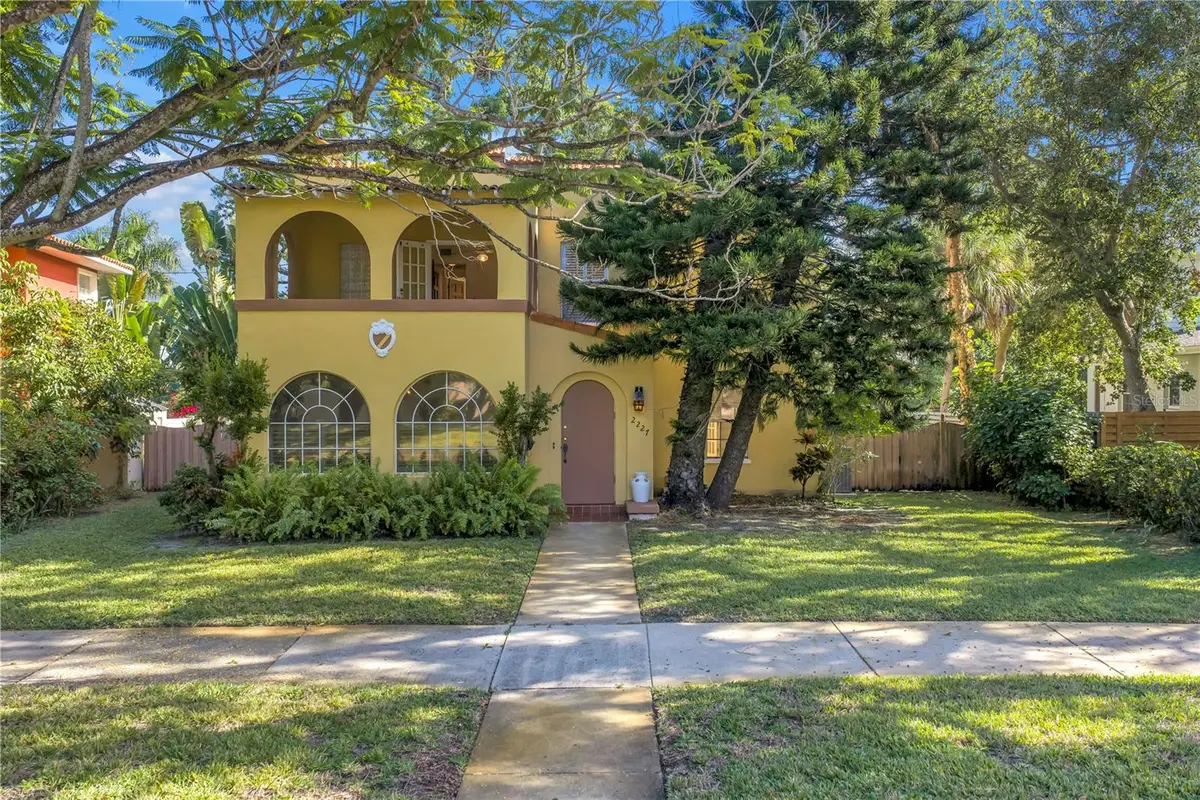 2227 Brevard Road Ne, Saint Petersburg, FL 33704 - Image #1