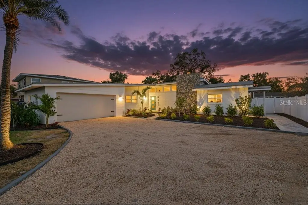 4241 Narvarez Way S, Saint Petersburg, FL 33712 - Image #1