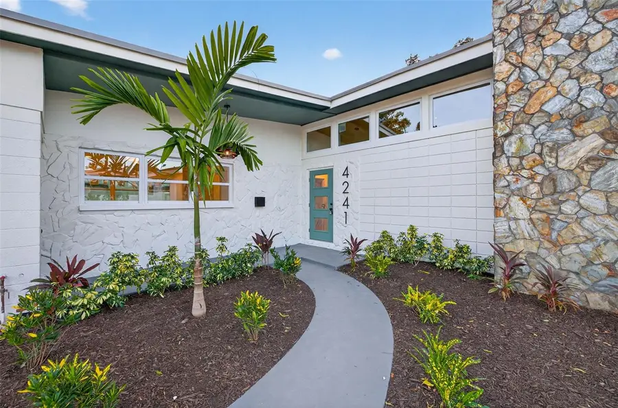 4241 Narvarez Way S, Saint Petersburg, FL 33712 - Image #3