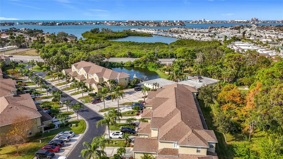 11142 Kapok Grand Circle, Saint Petersburg, FL 33708 - Image #3