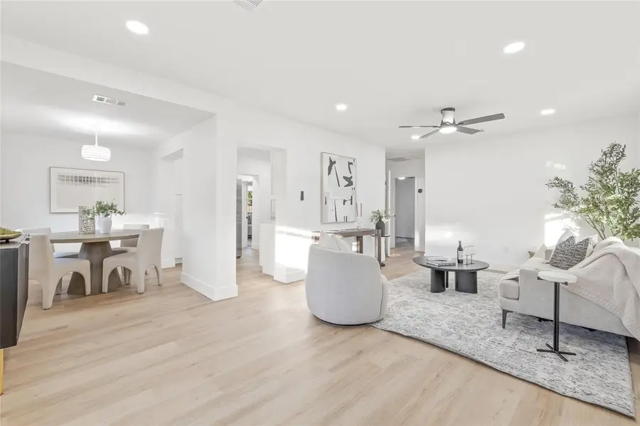 3605 W Rogers Avenue, Tampa, FL 33611 - Image #2