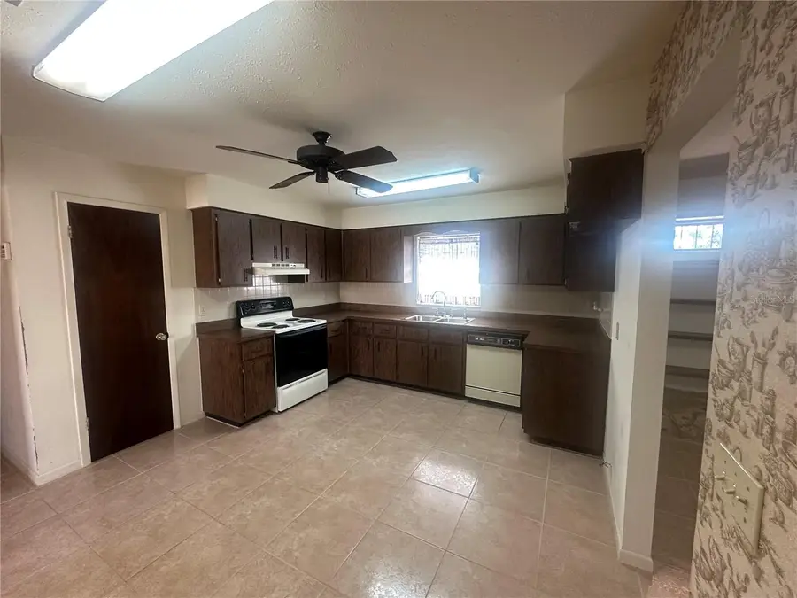 609 Rosemarie Avenue, Brandon, FL 33511 - Image #3