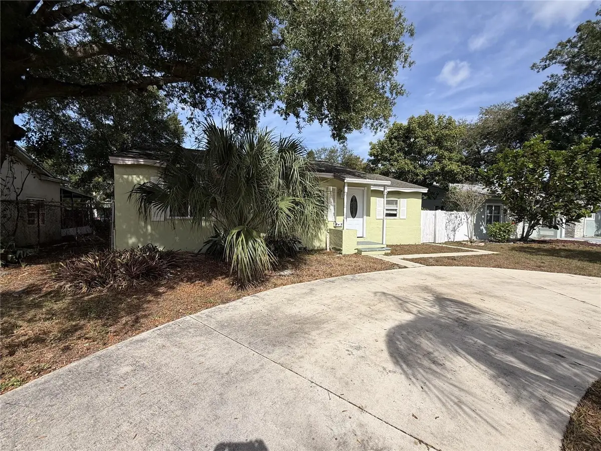 425 40th Avenue Ne, Saint Petersburg, FL 33703 - Image #1