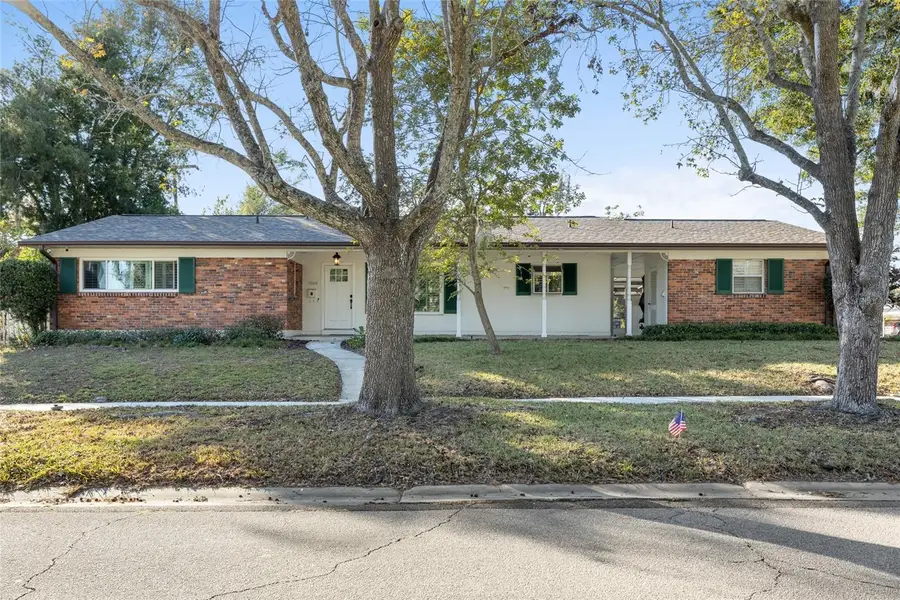 11006 Carrollwood Drive, Tampa, FL 33618 - Image #2