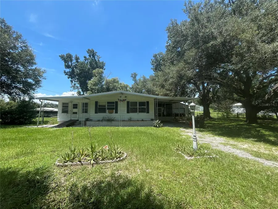 8105 Cindy Drive, Zephyrhills, FL 33540 - Image #2