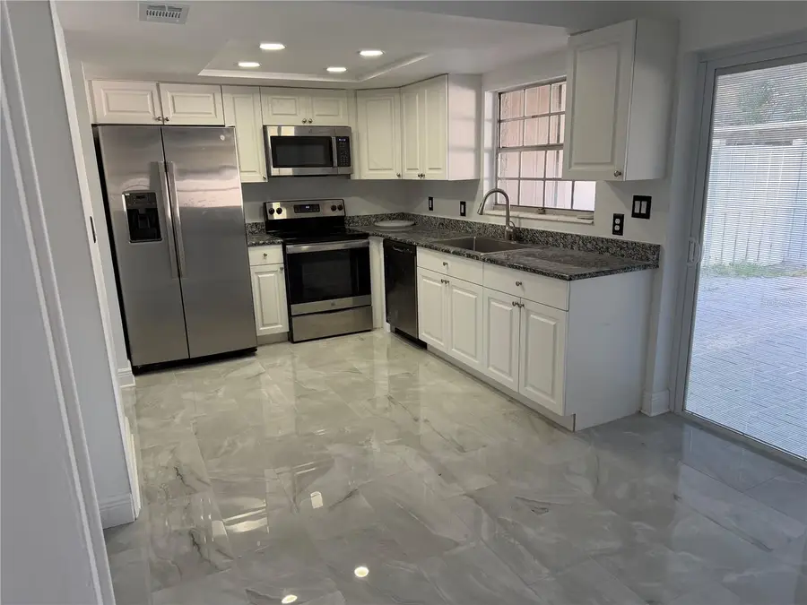 7627 Deleon Court, Tampa, FL 33615 - Image #2