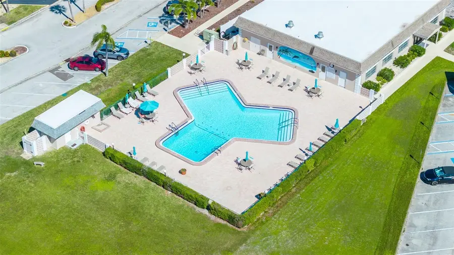 328 Boca Ciega Point Boulevard S #804, Saint Petersburg, FL 33708 - Image #2