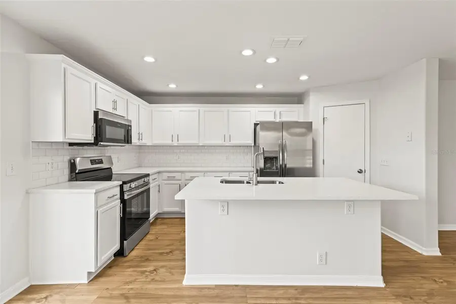 2032 Sunset Meadow Drive, Clearwater, FL 33763 - Image #3