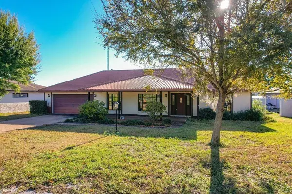 2004 Leisure Drive, WINTER HAVEN, FL 33881