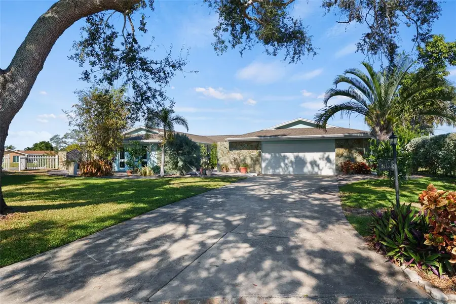 5173 Horseshoe Place, Saint Petersburg, FL 33703 - #2