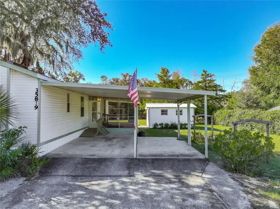 35819 S Shelley Drive, Leesburg, FL 34788 - Image #2