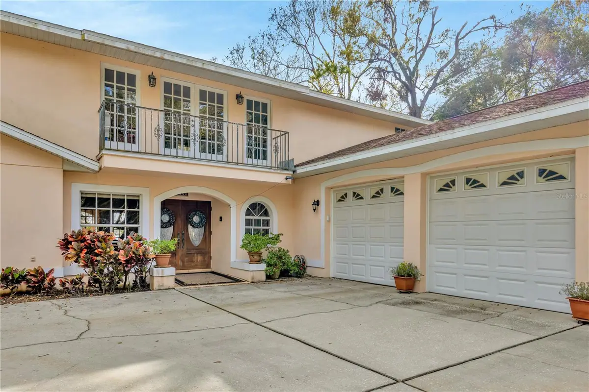 7201 Hodgewood Ct Court, Tampa, FL 33614 - Image #1