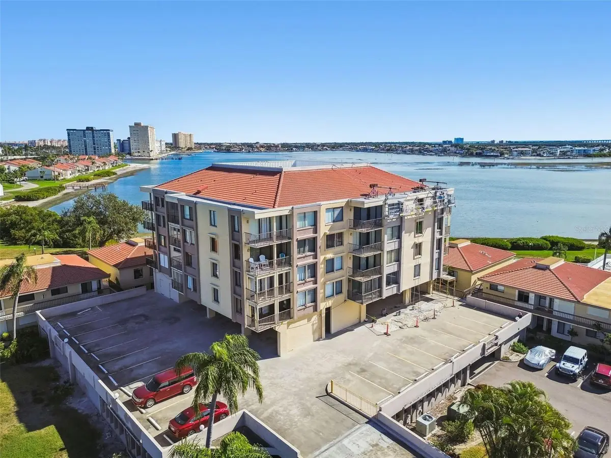 6104 Palma Del Mar Boulevard S #402, Saint Petersburg, FL 33715 - Image #1