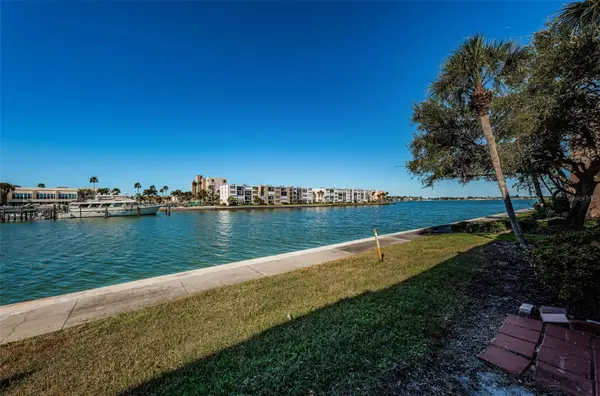 7420 Bay Island Drive S #171, SOUTH PASADENA, FL 33707