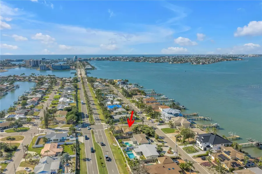 7898 Causeway Boulevard N, Saint Petersburg, FL 33707 - Image #2