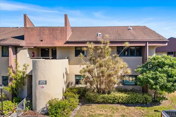 875 S Village Drive N #204, ST PETERSBURG, FL 33716