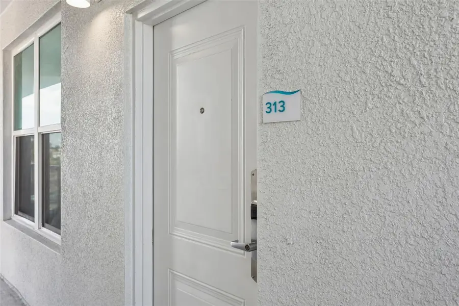 11500 Gulf Boulevard #313, Saint Petersburg, FL 33706 - Image #2