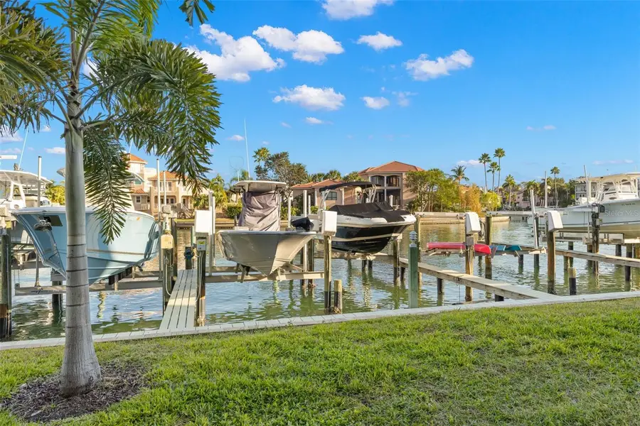 343 Madeira Circle, Saint Petersburg, FL 33715 - Image #3