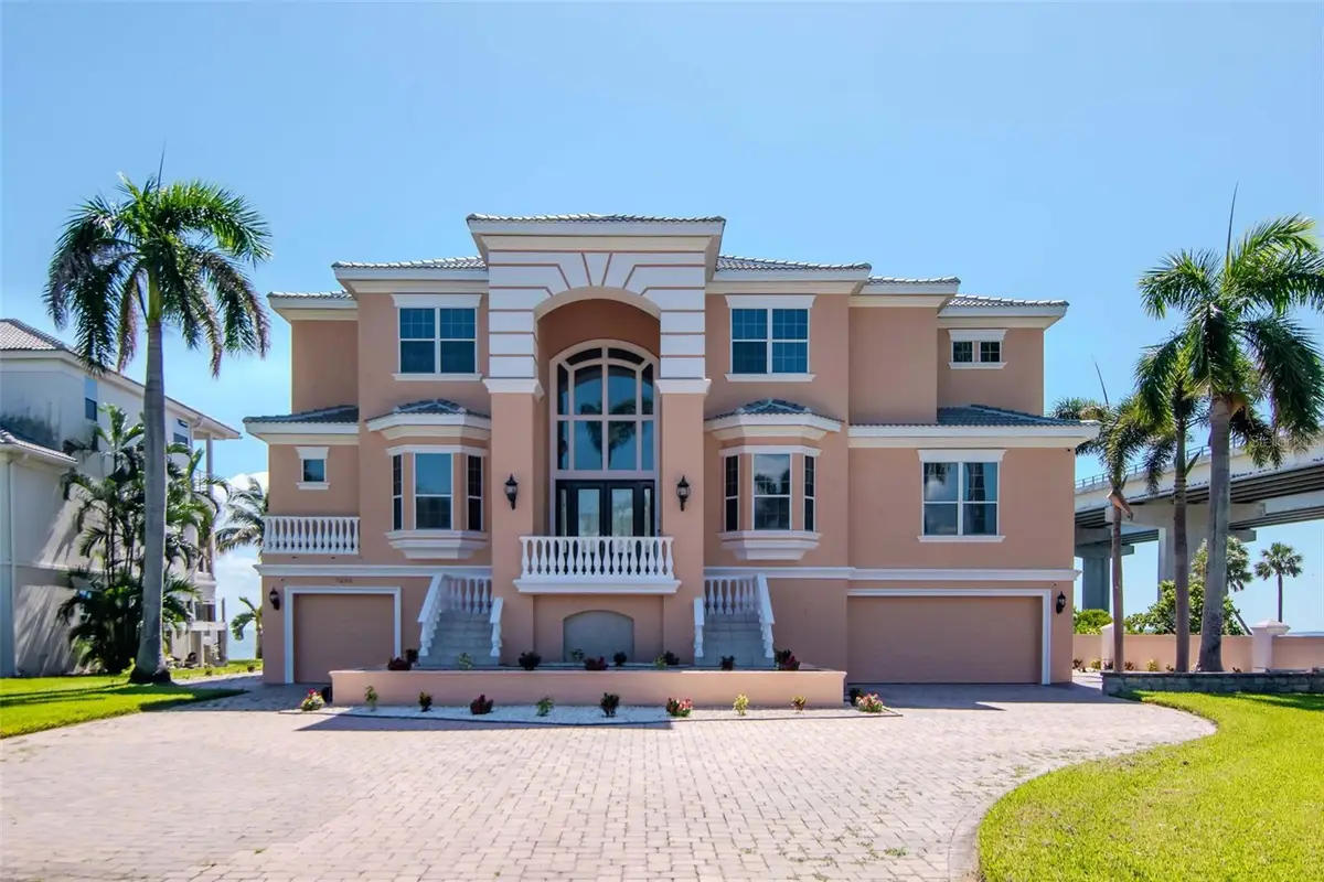7680 Paradise Pointe Circle S, Saint Petersburg, FL 33711 - Image #1