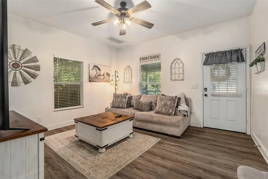 4921 6th Street, Zephyrhills, FL 33542 - Image #2