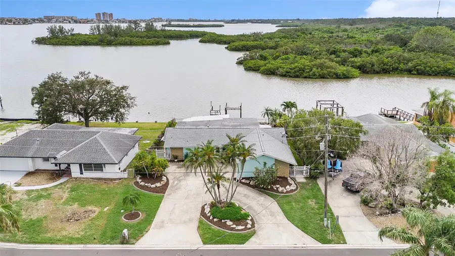 5694 Oakhurst Drive, Seminole, FL 33772 - Image #2