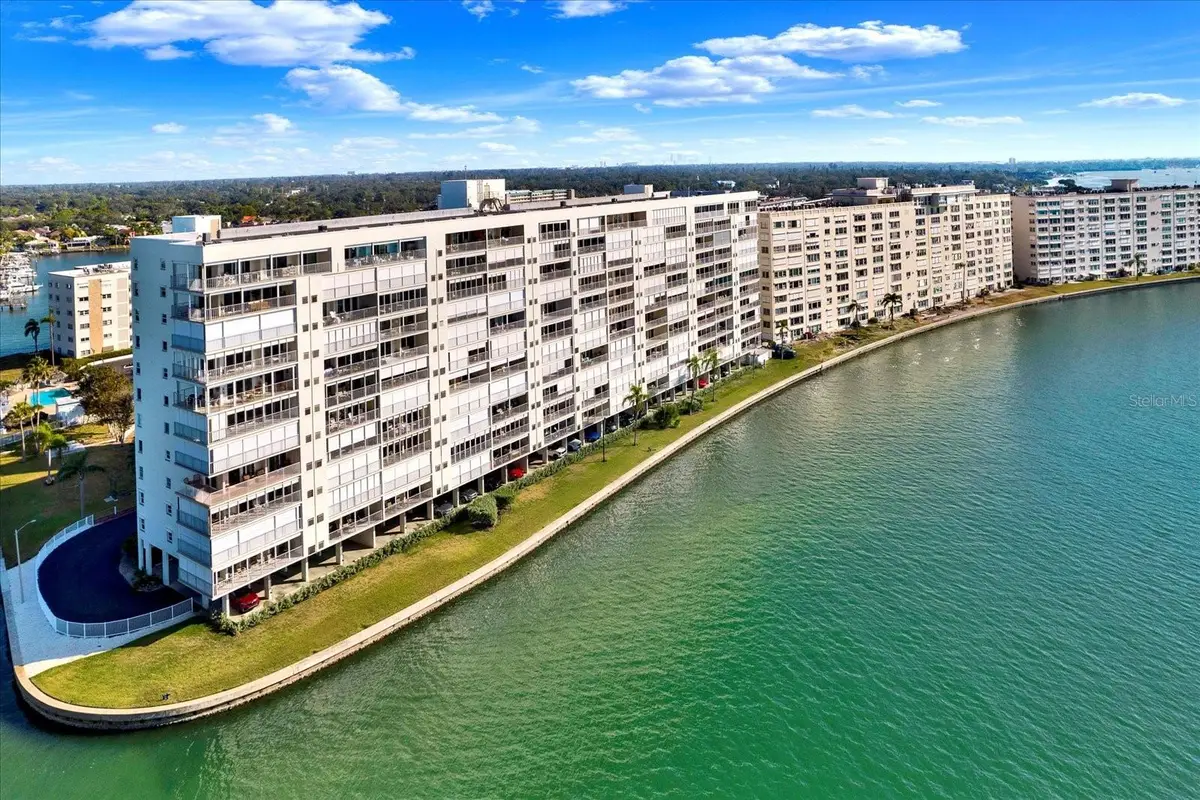 6060 Shore Boulevard S #909, Gulfport, FL 33707 - Image #1