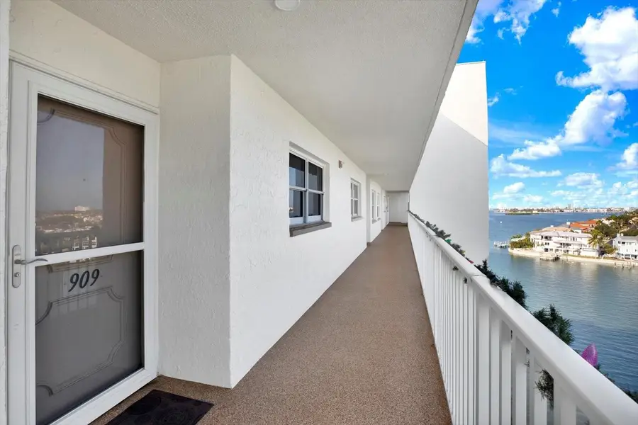 6060 Shore Boulevard S #909, Gulfport, FL 33707 - Image #2