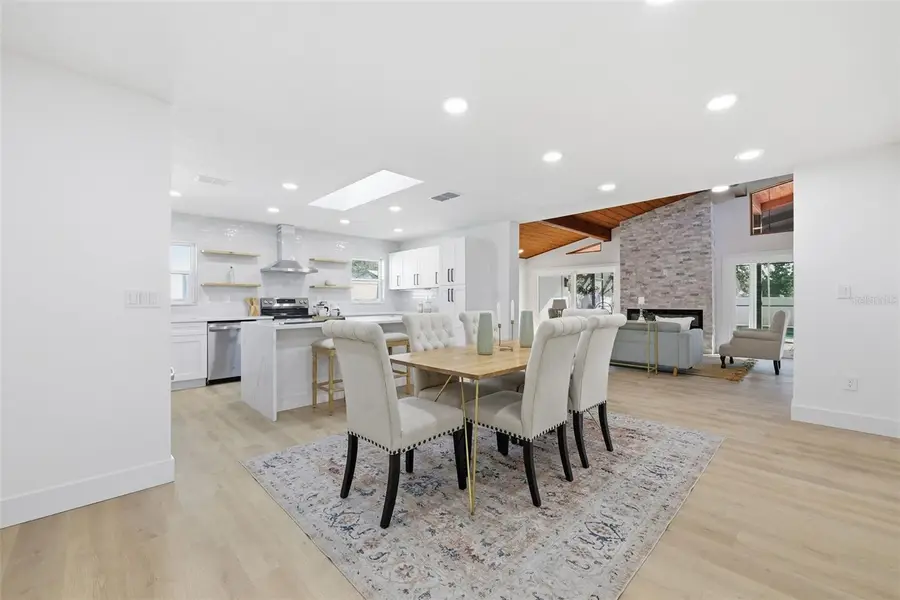 228 87th Avenue Ne, Saint Petersburg, FL 33702 - Image #3