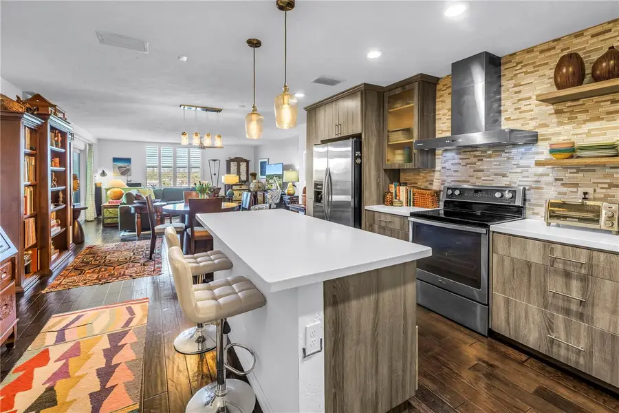 4651 1st Street Ne #402, Saint Petersburg, FL 33703 - Image #2