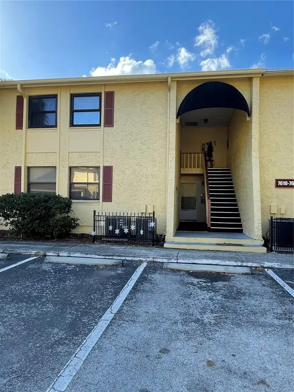 7612 Camarina Calle #7612, TAMPA, FL 33615