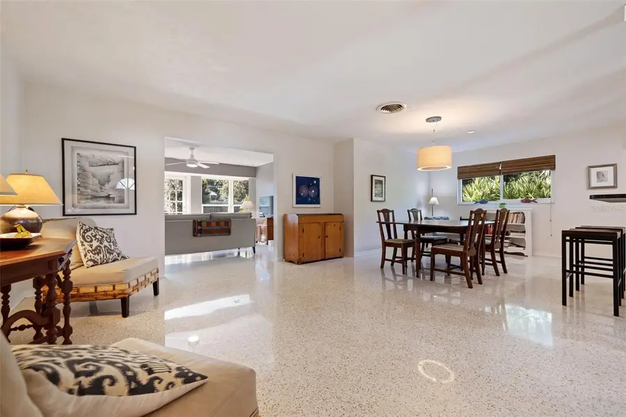 236 58th Avenue S, Saint Petersburg, FL 33705 - Image #3