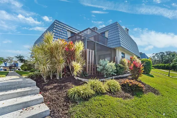 9386 Tradewinds Avenue, SEMINOLE, FL 33776