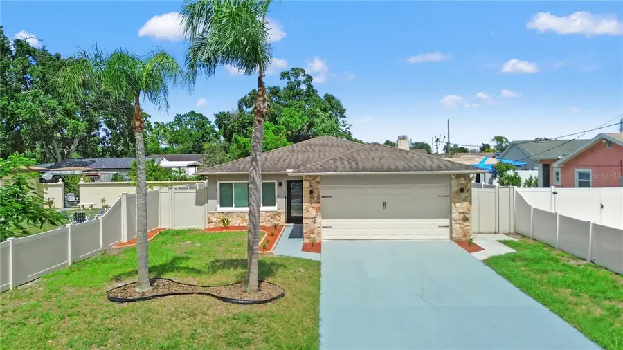 7021 Blossom Avenue, Tampa, FL 33614 - Image #2