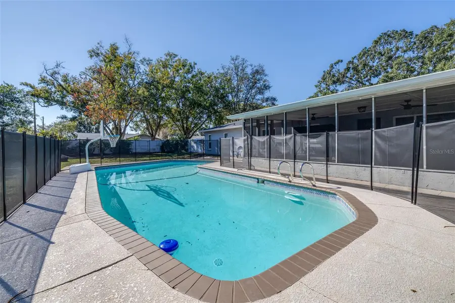 15401 Woodcastle Place, Tampa, FL 33613 - Image #2