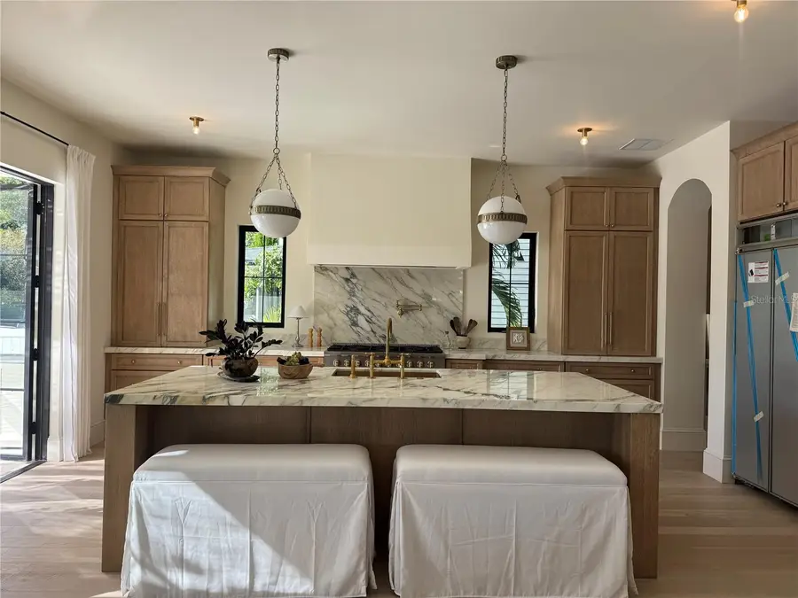 706 W Amelia Avenue, Tampa, FL 33602 - Image #3