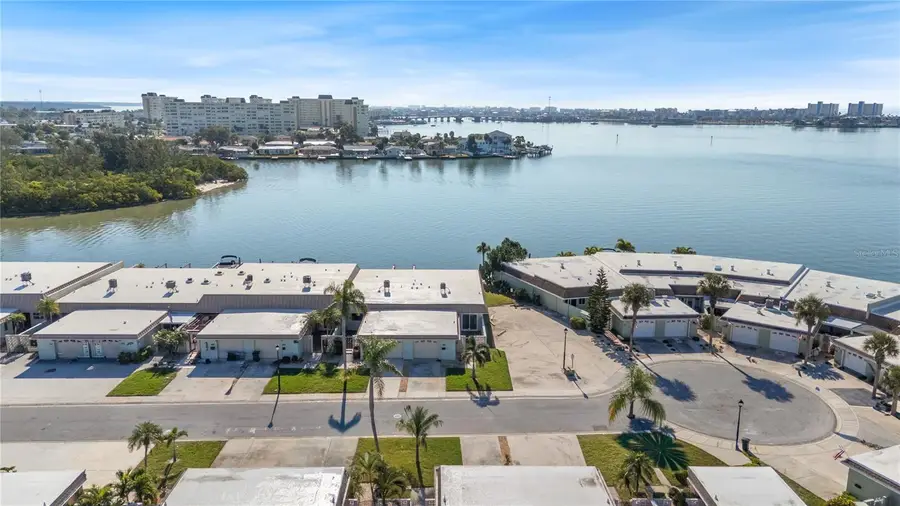642 Boca Ciega Point Boulevard S, Saint Petersburg, FL 33708 - Image #3