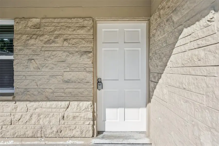 204 E Shell Point Road, Ruskin, FL 33570 - Image #2