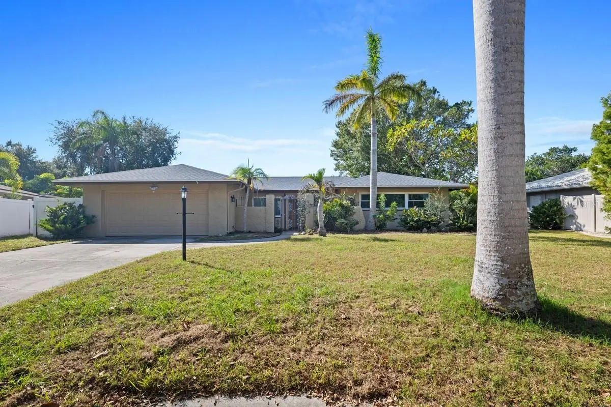 5687 Eichen Circle E, Fort Myers, FL 33919 - Image #1
