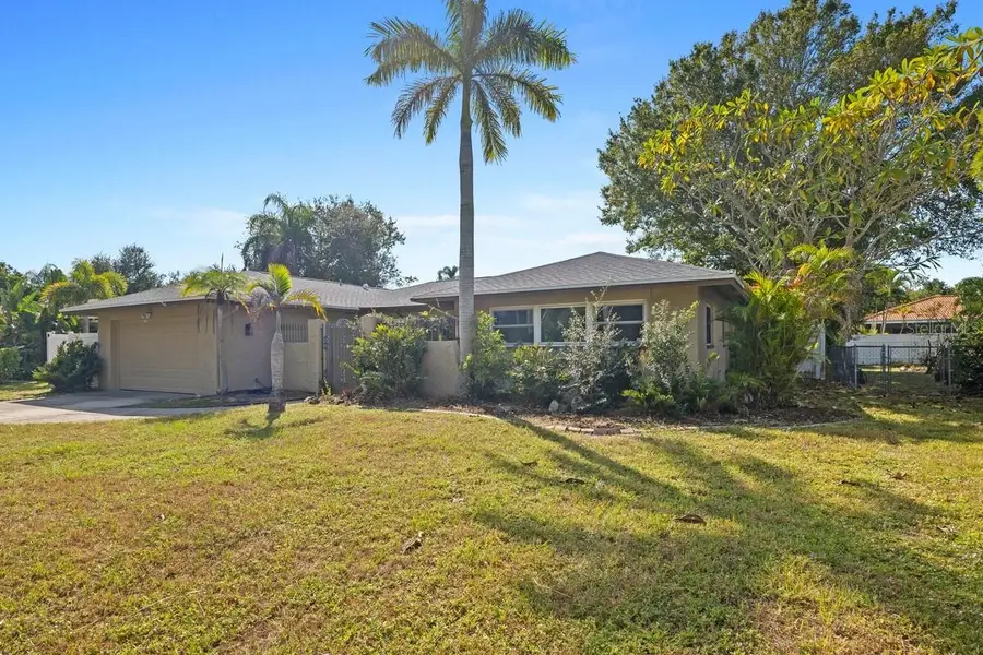 5687 Eichen Circle E, Fort Myers, FL 33919 - Image #3