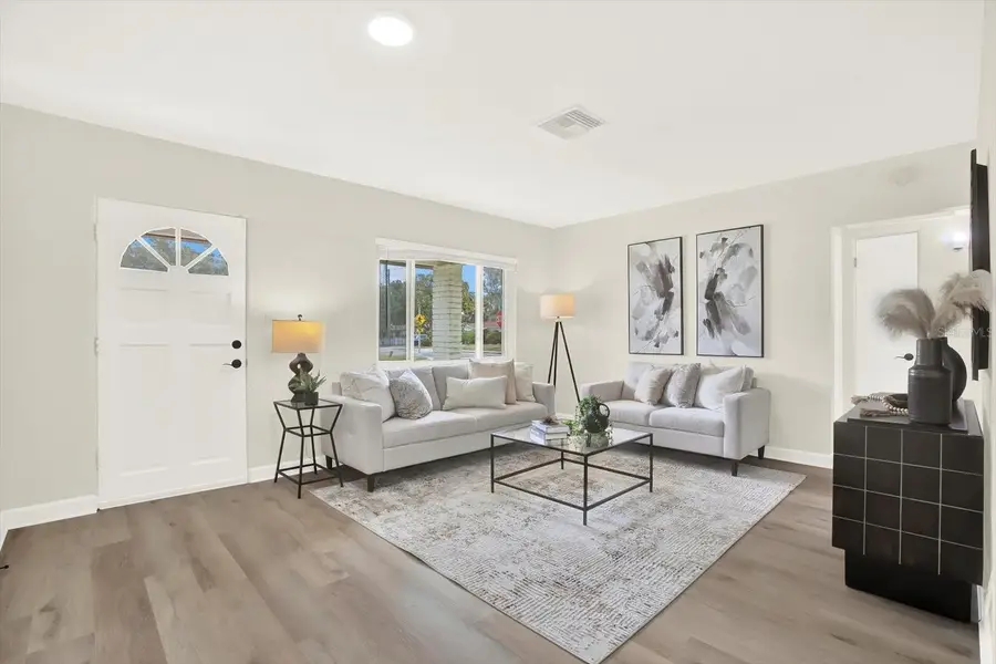 4000 Locust Street Ne, Saint Petersburg, FL 33703 - Image #3