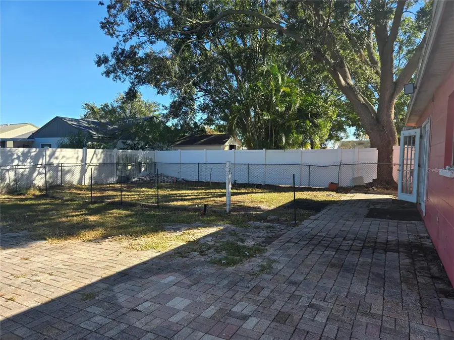 9224 Camino Villa Boulevard, Tampa, FL 33635 - Image #3