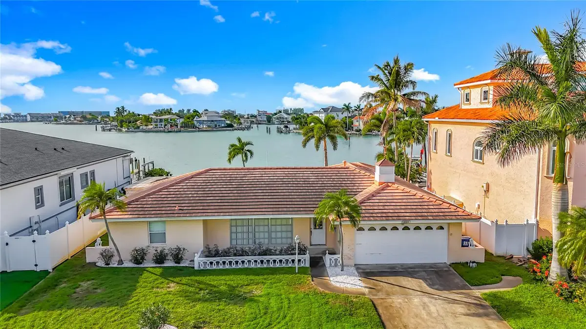 1135 81st Street S, Saint Petersburg, FL 33707 - Image #1