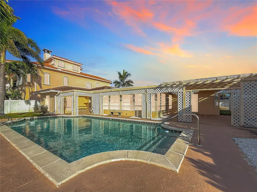 1135 81st Street S, Saint Petersburg, FL 33707 - Image #2