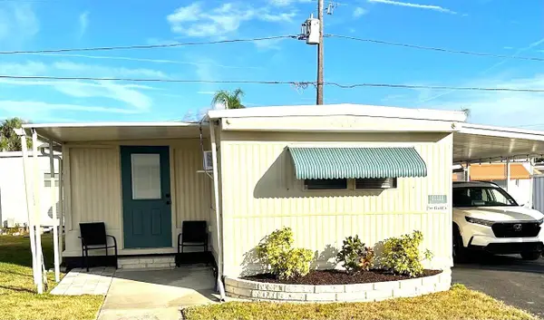 11111 101st Street #100, LARGO, FL 33773