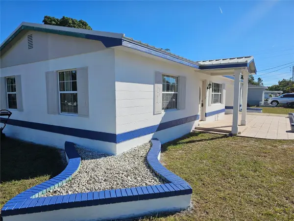 2255 Leslee Lake Drive N, ST PETERSBURG, FL 33713